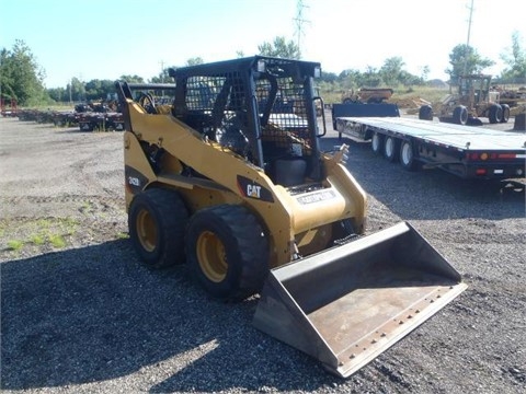 Minicargadores Caterpillar 242B seminueva en perfecto estado Ref.: 1439257611209049 No. 2