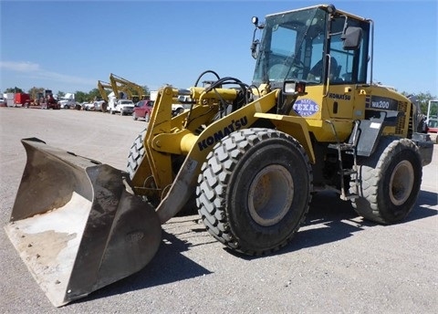 Cargadoras Sobre Ruedas Komatsu WA200