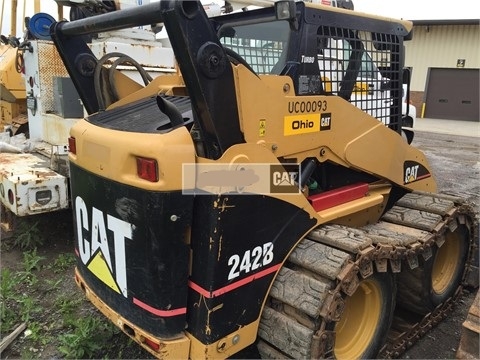 Minicargadores Caterpillar 242B de medio uso en venta Ref.: 1440096320404303 No. 3