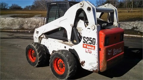 Minicargadores Bobcat S250 de medio uso en venta Ref.: 1440710067727082 No. 2