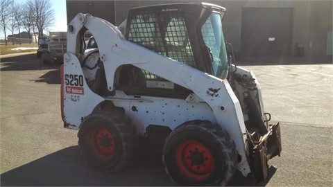 Minicargadores Bobcat S250 de medio uso en venta Ref.: 1440710067727082 No. 3