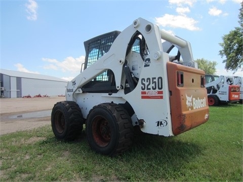 Minicargadores Bobcat S250 de medio uso en venta Ref.: 1441226418020532 No. 2