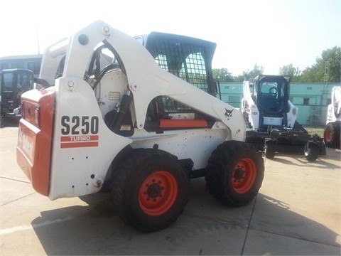 Minicargadores Bobcat S250 seminueva en venta Ref.: 1442253292549563 No. 2