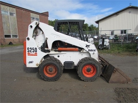 Minicargadores Bobcat S250 en venta Ref.: 1442343546852032 No. 3