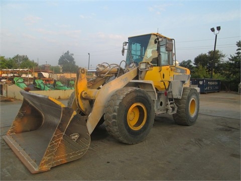 Wheel Loaders Komatsu WA320