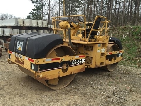 Compactadora Vibratoria Caterpillar CB-534C