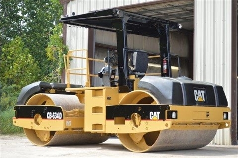 Compactadora Vibratoria Caterpillar CB-634D en buenas condiciones Ref.: 1443476778138188 No. 3