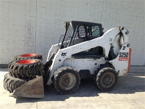 Minicargadores Bobcat S250 usada en buen estado Ref.: 1444075216050697 No. 3