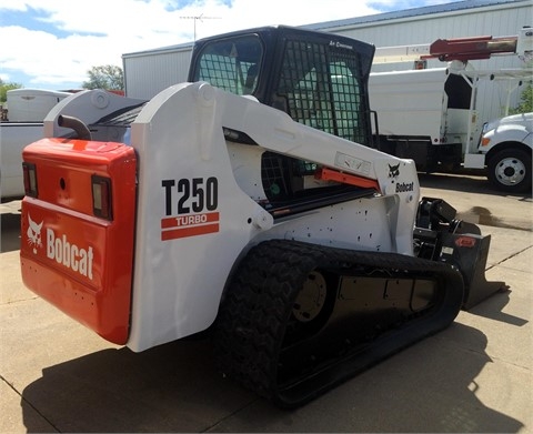 Minicargadores Bobcat T250 de segunda mano Ref.: 1444075627753566 No. 2