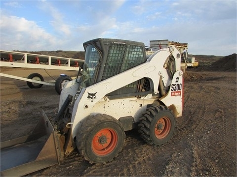 Minicargadores Bobcat S300 de medio uso en venta Ref.: 1444412141955379 No. 3