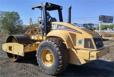 Compactadora Vibratoria Caterpillar CS-563E seminueva en venta Ref.: 1447355073360024 No. 2