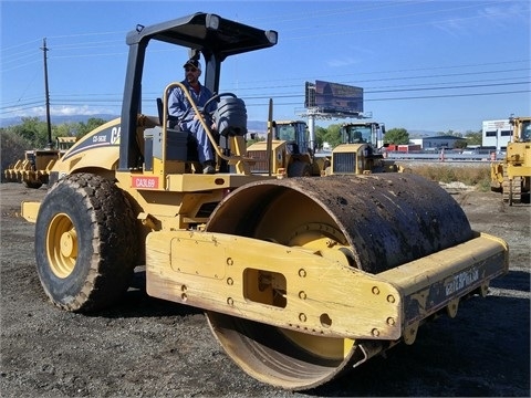 Compactadora Vibratoria Caterpillar CS-563E seminueva en venta Ref.: 1447355073360024 No. 3