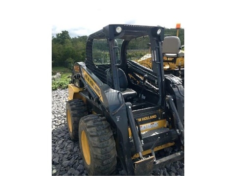 Minicargadores New Holland L220 de medio uso en venta Ref.: 1450294462398930 No. 2