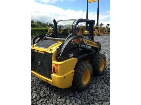 Minicargadores New Holland L220 de medio uso en venta Ref.: 1450294462398930 No. 4