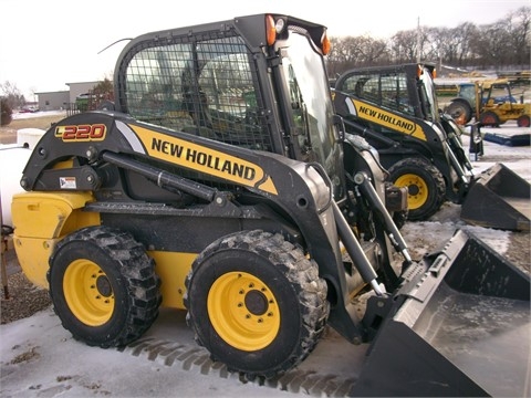 Minicargadores New Holland L220 usada Ref.: 1452899244921960 No. 4