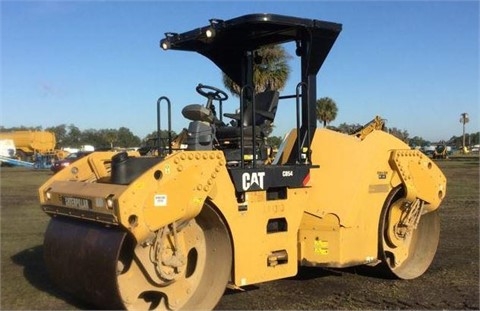 Compactadora Vibratoria Caterpillar CB54