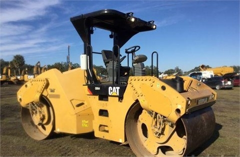 Compactadora Vibratoria Caterpillar CB54 usada Ref.: 1455226399023843 No. 2