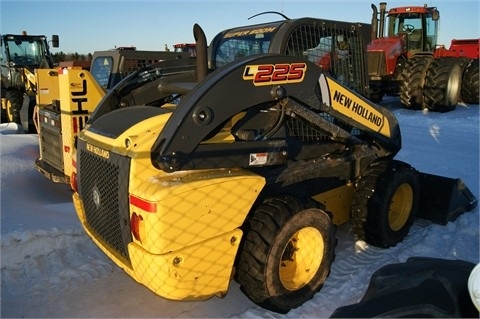 Minicargadores New Holland L225 de segunda mano en venta Ref.: 1455564756088756 No. 4