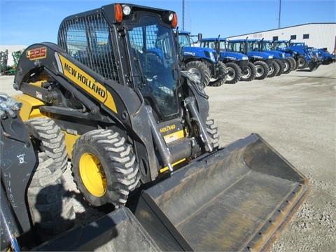 Minicargadores New Holland L225 en optimas condiciones Ref.: 1455571762604369 No. 2