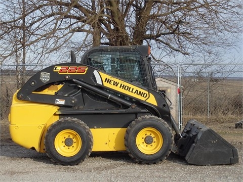 Minicargadores New Holland L225 de segunda mano en venta Ref.: 1456447216125858 No. 2