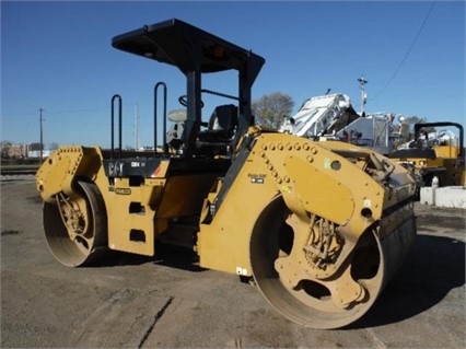 Compactadora Vibratoria Caterpillar CB54 de medio uso en venta Ref.: 1462232148151616 No. 4