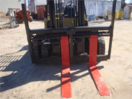 Montacargas Caterpillar DP70 de medio uso en venta Ref.: 1462289620936753 No. 3