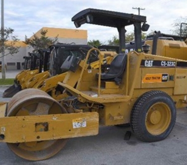 Compactadora Vibratoria Caterpillar CS-323 C usada a la venta Ref.: 1462310624588527 No. 2