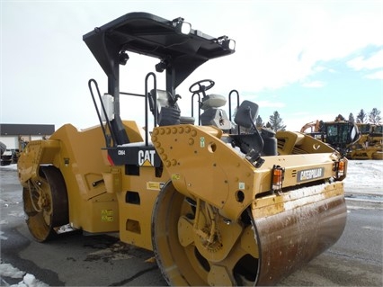 Compactadora Vibratoria Caterpillar CB64 seminueva Ref.: 1463072267457309 No. 2