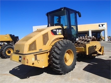 Compactadoras Suelos Y Rellenos Caterpillar CP56 importada Ref.: 1465324797428380 No. 2