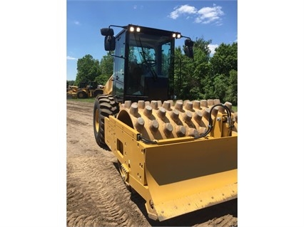 Compactadoras Suelos Y Rellenos Caterpillar CP56 usada de importa Ref.: 1467312390057492 No. 2