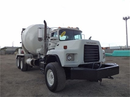 Mixers Concrete Mack DM690S