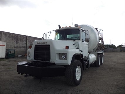 Mezcladoras De Concreto Mack DM690S de bajo costo Ref.: 1469123296392682 No. 2