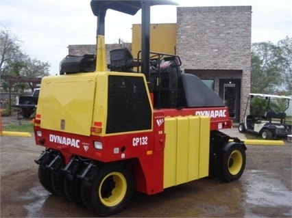 Compactadora Con Llantas Dynapac CP132 usada a buen precio Ref.: 1469552814939667 No. 3