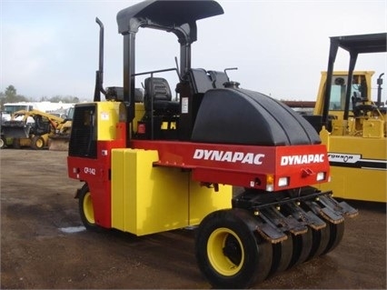 Compactadora Con Llantas Dynapac CP142