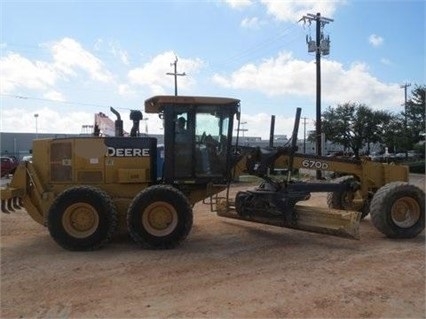 Motoconformadoras Deere 670D de medio uso en venta Ref.: 1470069869868820 No. 2