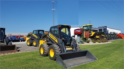 Minicargadores New Holland L230 de medio uso en venta Ref.: 1471975565620775 No. 2