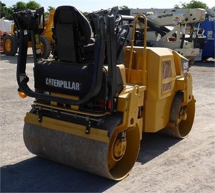 Compactadora Vibratoria Caterpillar CB24 seminueva Ref.: 1472148913217325 No. 3