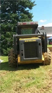 Minicargadores New Holland L175 de medio uso en venta Ref.: 1472585740717796 No. 3