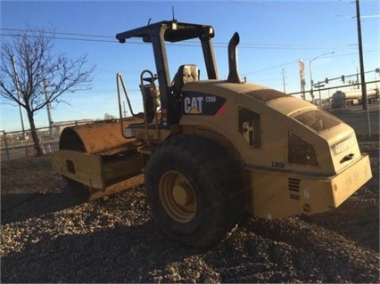 Compactadora Vibratoria Caterpillar CS56 de medio uso en venta Ref.: 1473210347422187 No. 4