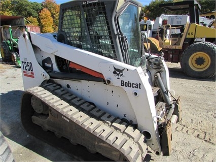 Minicargadores Bobcat T250 de segunda mano a la venta Ref.: 1476312313165635 No. 3