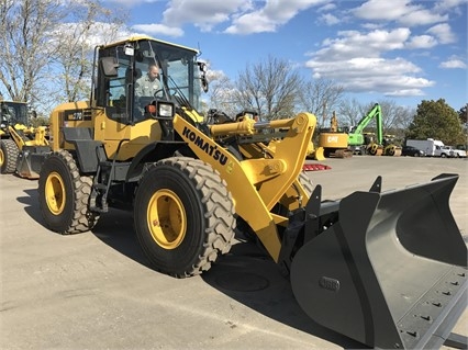 Cargadoras Sobre Ruedas Komatsu WA270 de segunda mano a la venta Ref.: 1477429107178087 No. 2