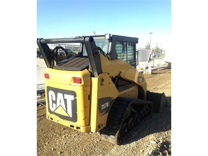 Minicargadores Caterpillar 257B de medio uso en venta Ref.: 1480541022123075 No. 2