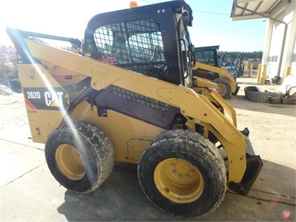 Minicargadores Caterpillar 262D de segunda mano en venta Ref.: 1484160634338813 No. 4