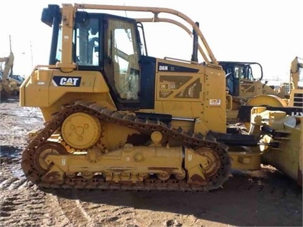 Tractores Sobre Orugas Caterpillar D6N en venta Ref.: 1484167983118363 No. 2