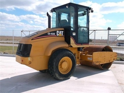 Compactadora Vibratoria Caterpillar CS-433E en venta, usada Ref.: 1484862470224732 No. 4