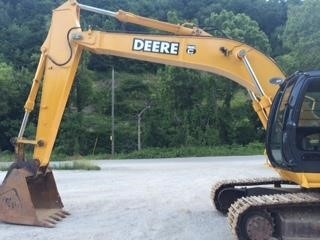 Hydraulic Excavator Deere 200C LC