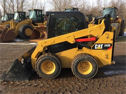 Minicargadores Caterpillar 242 seminueva en venta Ref.: 1487019159126489 No. 3