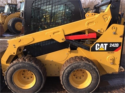 Minicargadores Caterpillar 242 seminueva en venta Ref.: 1487019159126489 No. 4