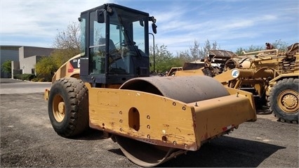 Compactadora Vibratoria Caterpillar CS74 de segunda mano en venta Ref.: 1487185383478822 No. 2