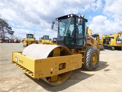 Compactadora Vibratoria Caterpillar CS66 seminueva en venta Ref.: 1489607891162156 No. 2